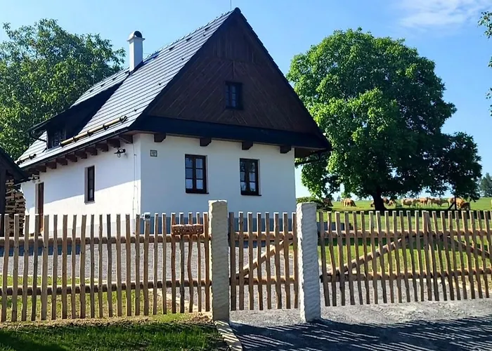 Chaloupka Pomnenka Na Lipce