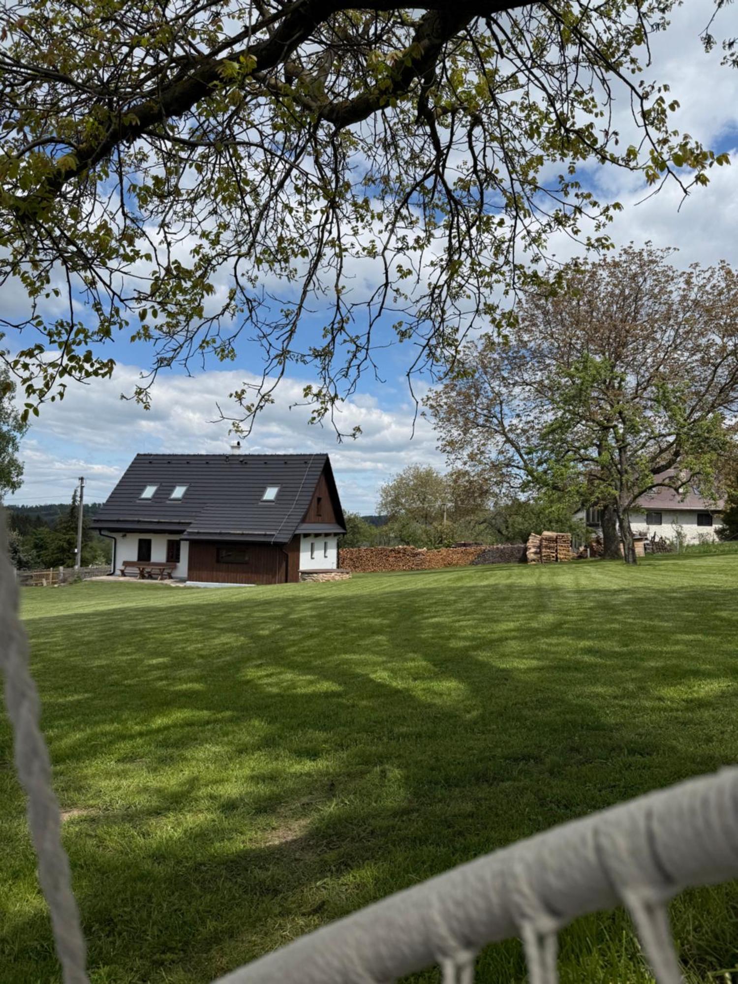 Chaloupka Pomnenka Na Lipce *